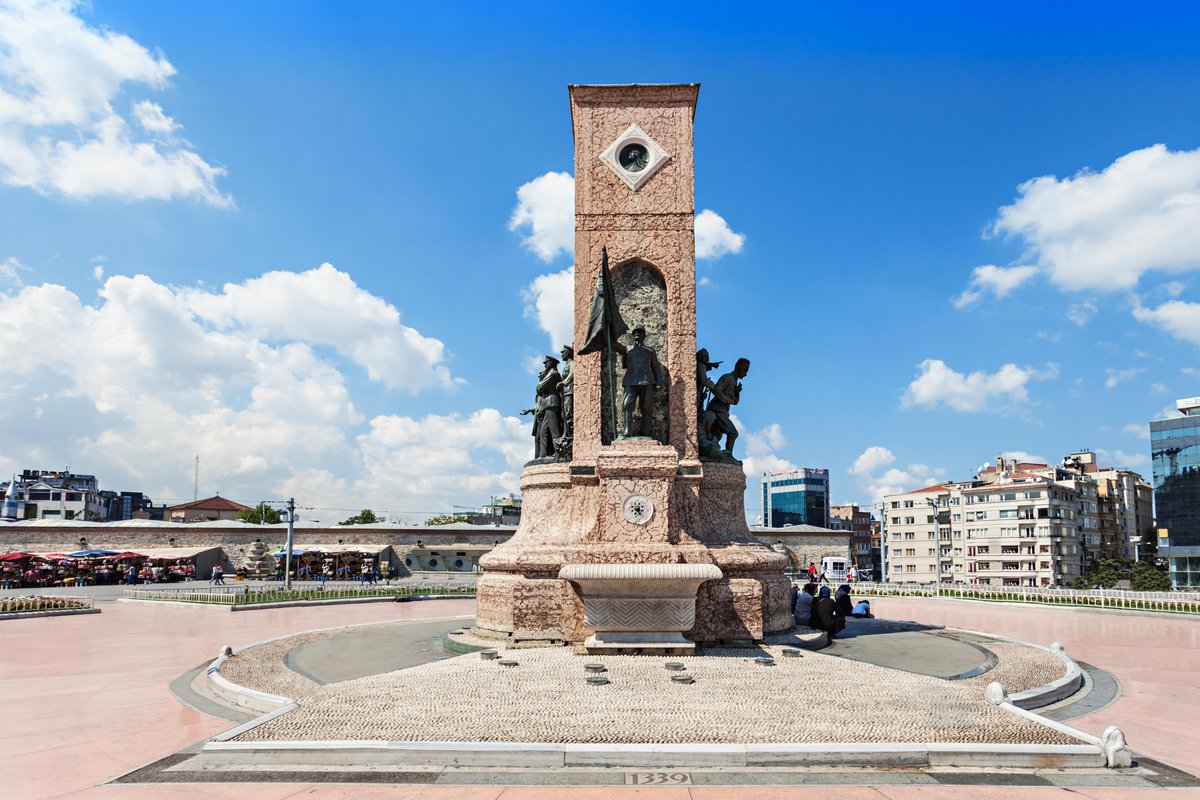 памятник “Республика”